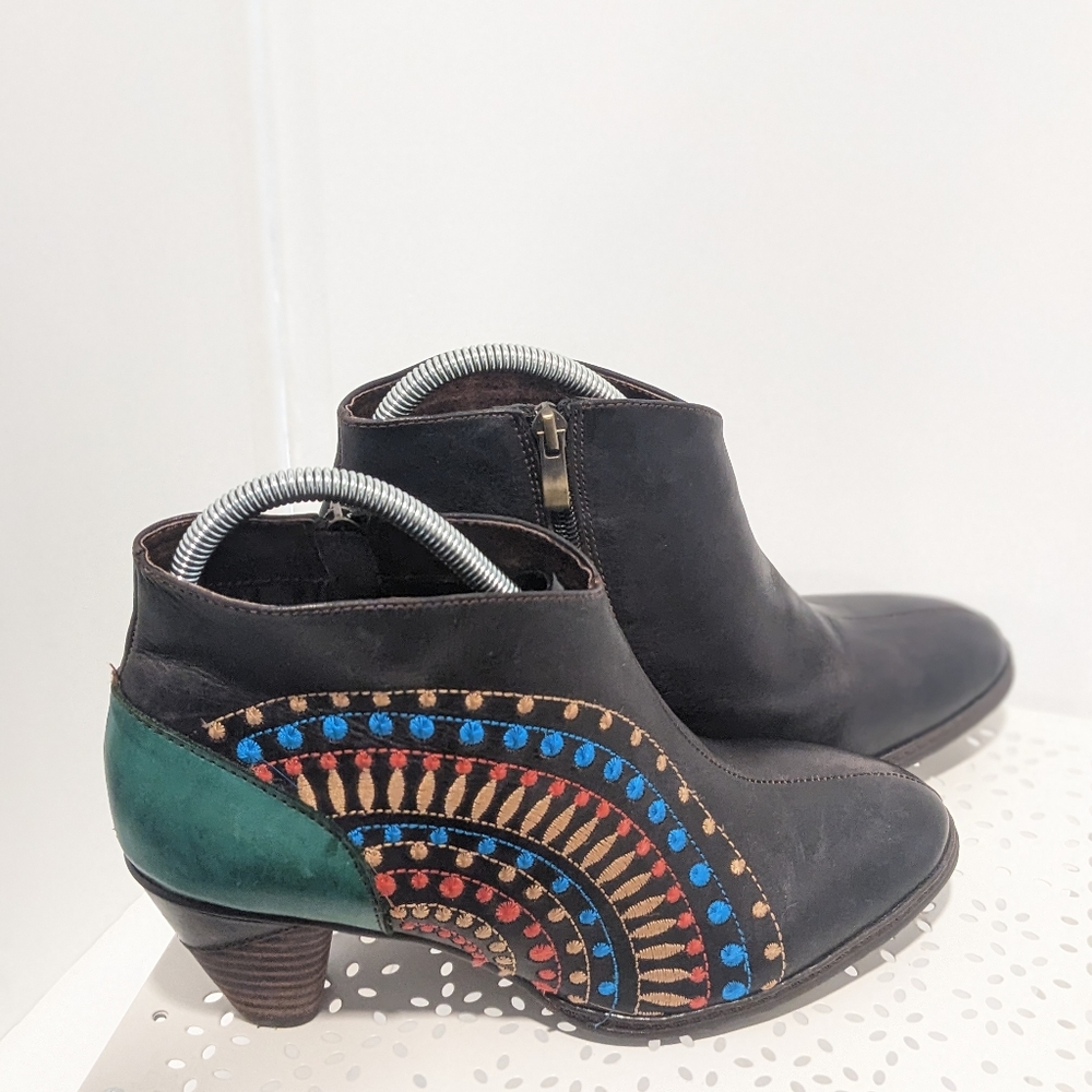L ' artiste Rhapsody leather boots - Picture 16 of 16